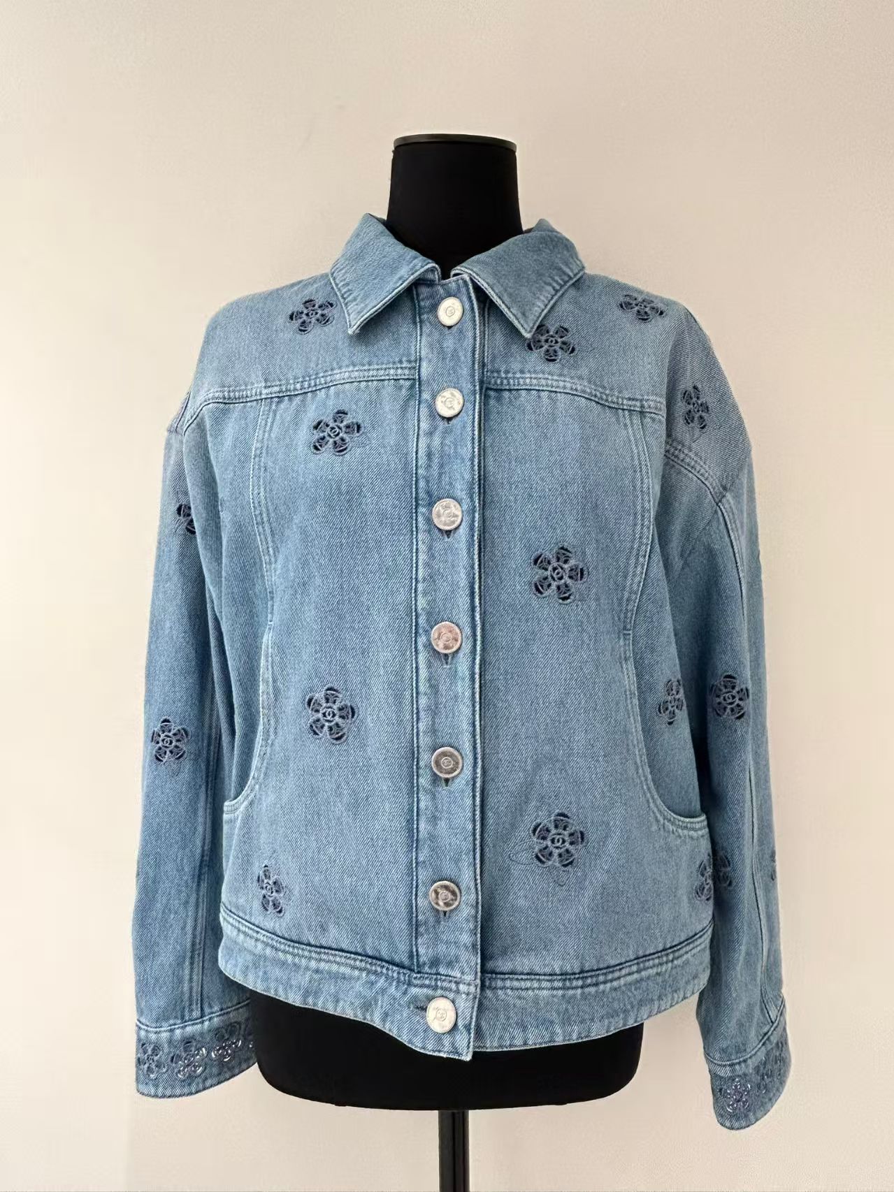 Chanel-52600 Channel 牛仔外套 - Image 1